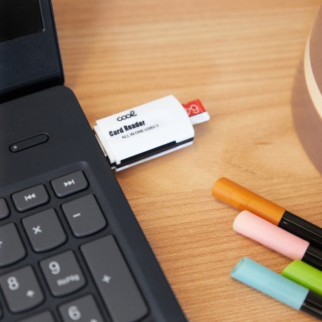 Leitor USB de cartão de memória universal COOL (tudo em um) Branco